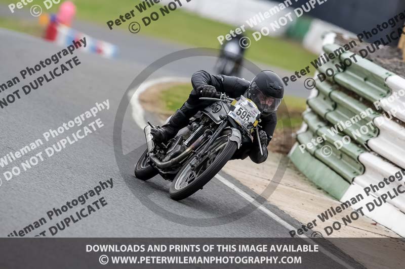 Vintage motorcycle club;eventdigitalimages;mallory park;mallory park trackday photographs;no limits trackdays;peter wileman photography;trackday digital images;trackday photos;vmcc festival 1000 bikes photographs